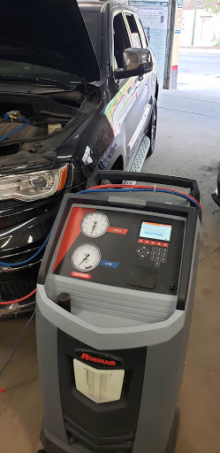 Auto Body Shop «Wreck & Roll Autobody Inc», reviews and photos, 5436 S Ashland Ave, Chicago, IL 60609, USA