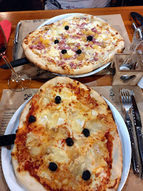 Pizza du restaurant Le Tyrol à Les Gets - n°2