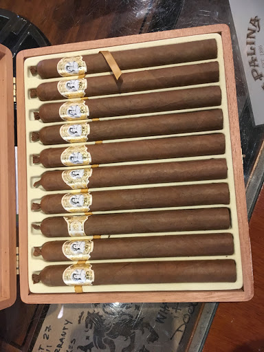 Tobacco Shop «Up Down Cigar», reviews and photos, 1550 N Wells St, Chicago, IL 60610, USA