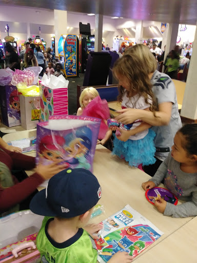 Shopping Mall «Evergreen Shopping Center», reviews and photos, 5015 Tacoma Mall Blvd, Tacoma, WA 98409, USA