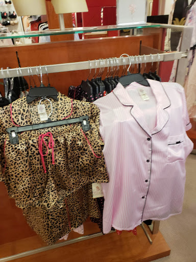 Shopping Mall «Carriage Crossing», reviews and photos, 4674 Merchants Park Cir, Collierville, TN 38017, USA