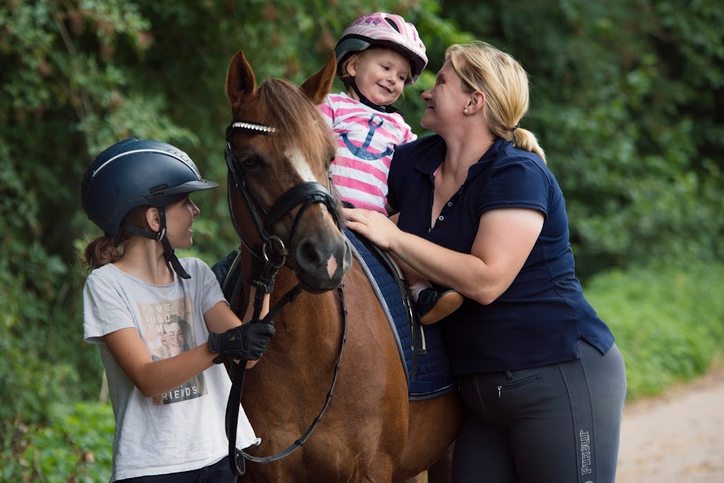 Reitschule Equo Deluxe by Katrin Steuer