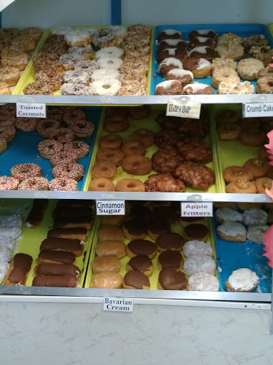 Donut Shop «Dixie Cream Donuts», reviews and photos, 1364 SW Bayshore Blvd, Port St Lucie, FL 34983, USA