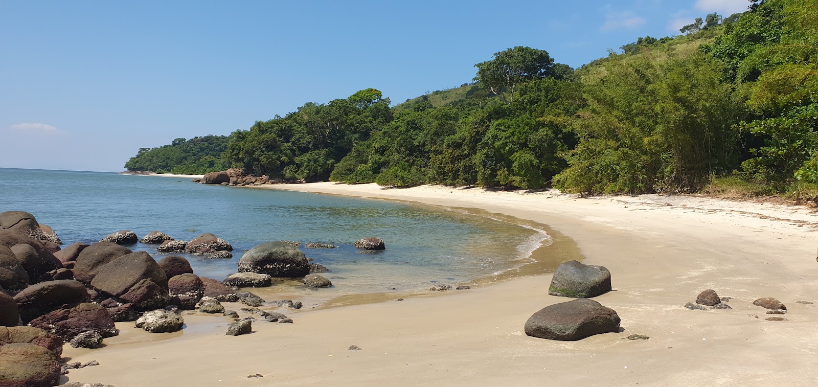 Foto de Praia do Naval con arena beige superficie