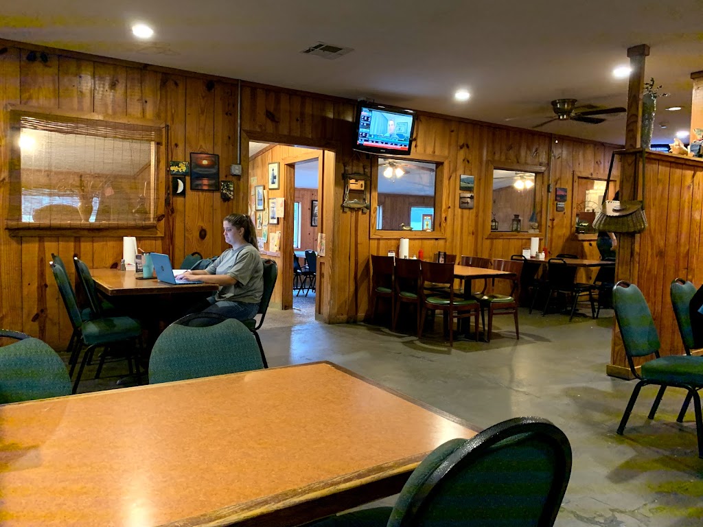 Pat's Backwaters Restaurant 31808