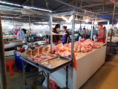ตลาดนัดโป่งเก่า