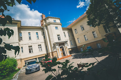 Eszterházy Károly Katolikus Egyetem Érsekkerti épület