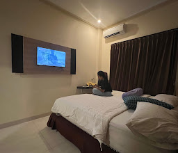 PURI INDAH HOTEL SUBAK photo