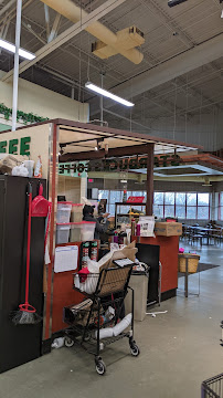 D&W Fresh Market - Photo 8 - Car repair in Holland, MI, Holland