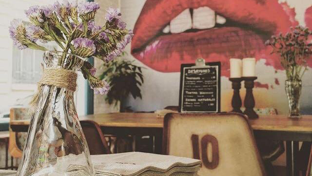 La Clandestina by null