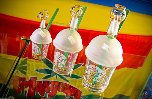 Tobacco Shop «The Bong Smoke Shop», reviews and photos, 225 Lancaster Dr SE, Salem, OR 97317, USA