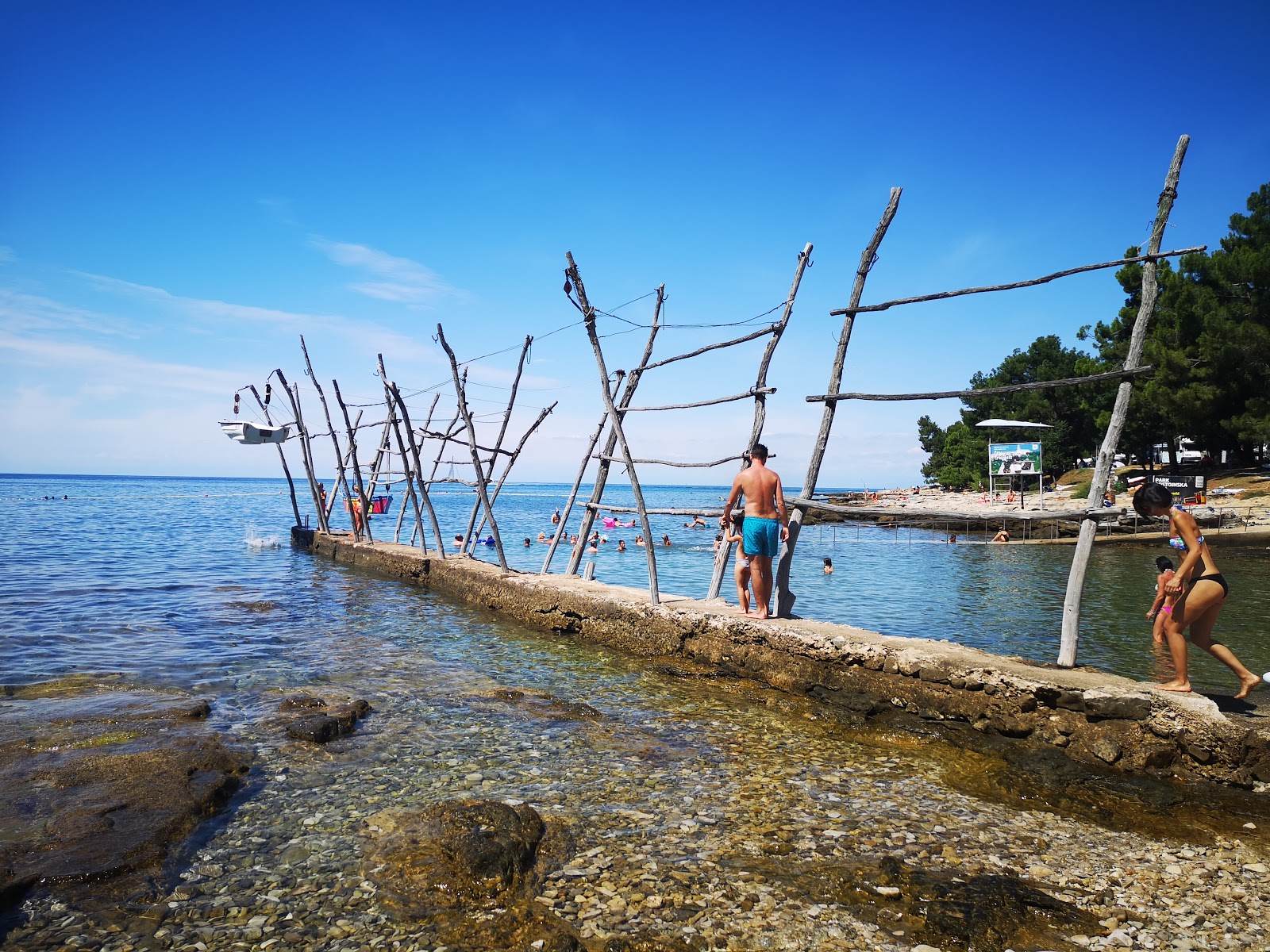 Photo de Svjetionik beach zone des équipements
