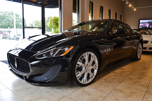 Used Car Dealer «Hillsboro Auto Mart», reviews and photos, 12950 N Florida Ave, Tampa, FL 33612, USA