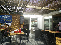 Atmosphère du Bar-restaurant à huîtres ALLARY Frères à Leucate - n°7