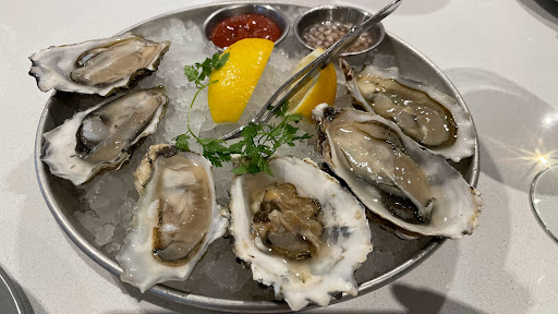 Ostro | Oysters & Raw Bar