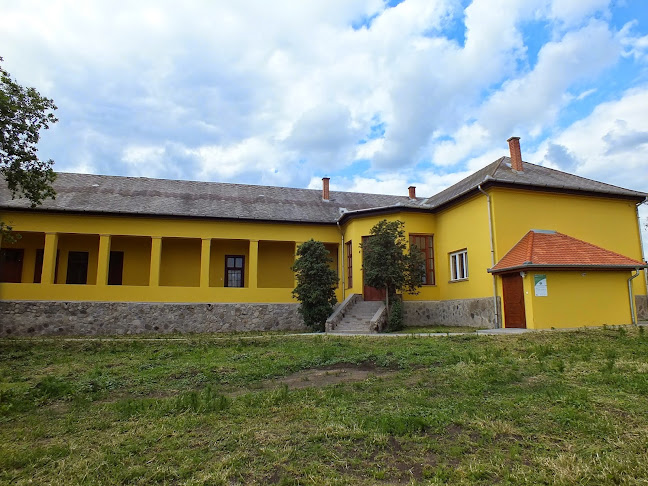 Gyöngyöshalászi Szent Anna templom - Templom