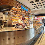 Photo n°3 de l'avis de Brad.r fait le 05/06/2022 à 19:16 sur le  Rischart: Café am Markt à Munich