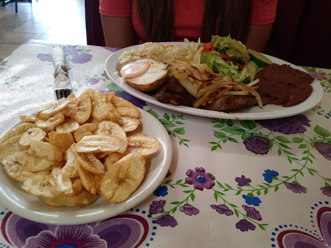 Sabor Latino Restaurant and Abarrotes Fuente de Dios