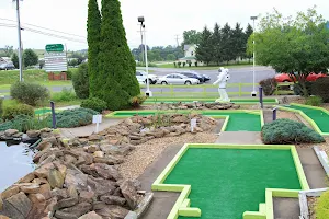 Waynesboro Golf and Games LLC. image