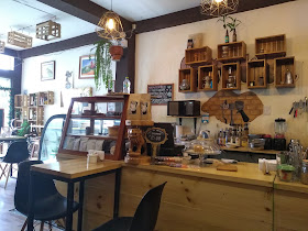 BROWN Coffee Shop