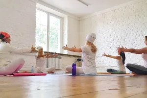 Йога в Алматы - yoga-antiage.kz image