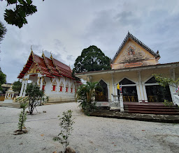 The Thai-Style Monks Residence of Wat Wang Tawan Tok photo