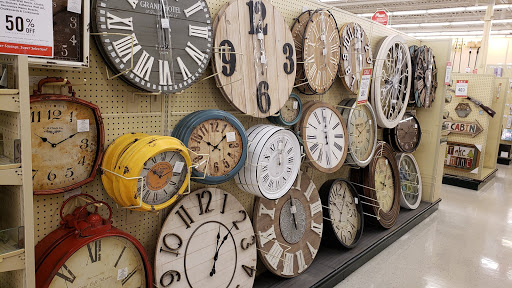 Shopping Mall «Colonial Plaza Mall», reviews and photos, 601 N Bumby Ave, Orlando, FL 32803, USA