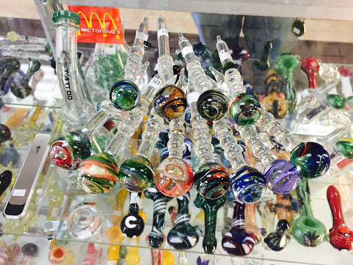 Vaporizer Store «Tobacco King & Vape King», reviews and photos, 1609 S Glebe Rd, Arlington, VA 22204, USA