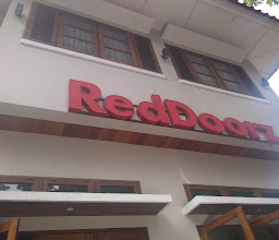 RedDoorz near Simpang Dago 2 photo
