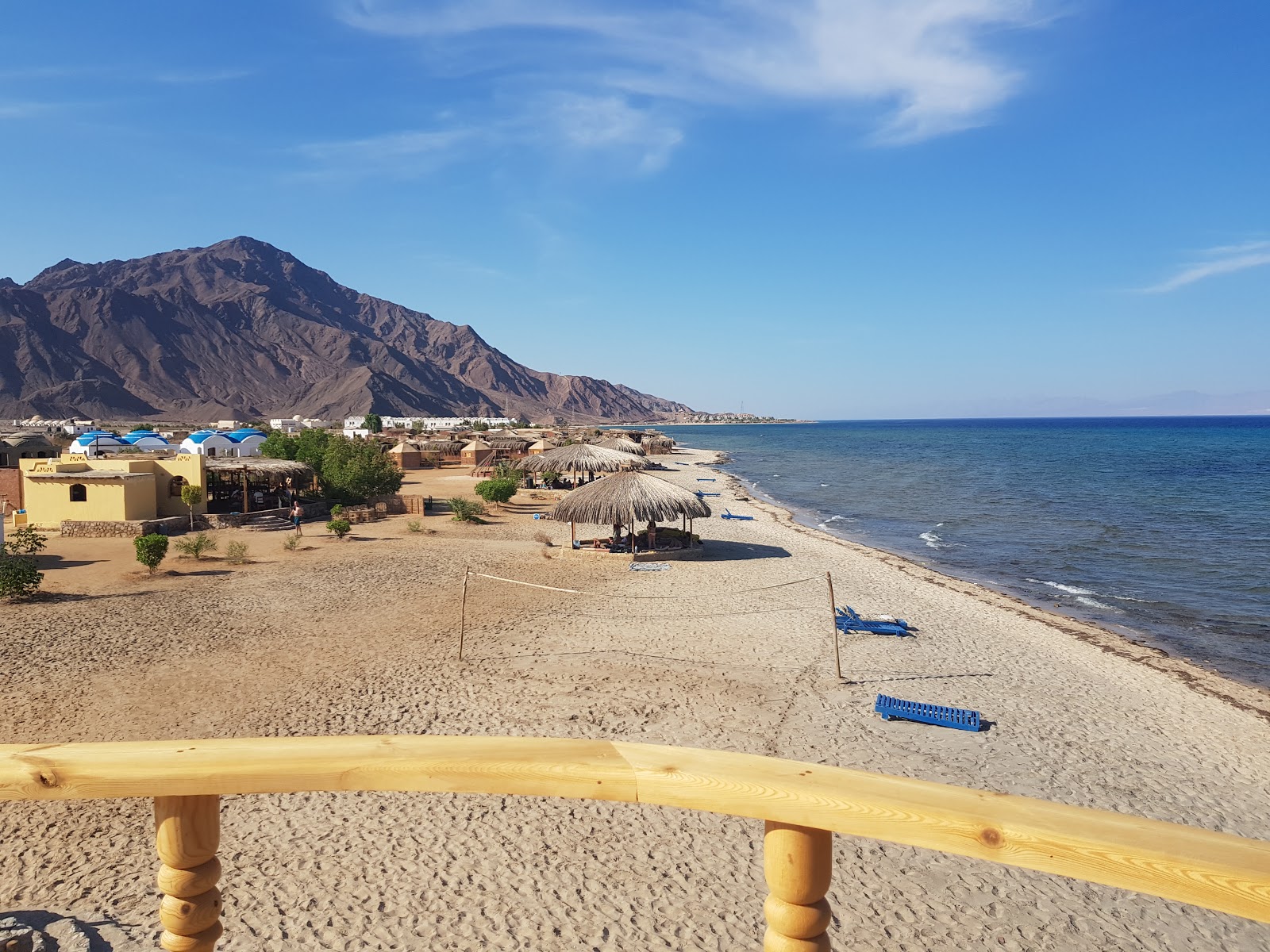 Fotografie cu Dana beach cu nivelul de curățenie destul de curat
