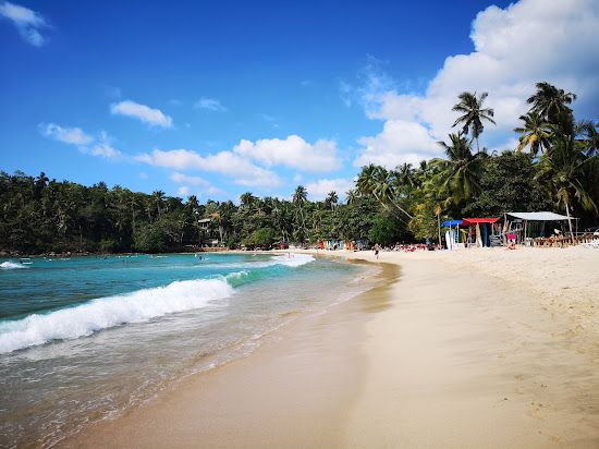 Hiriketiya Beach