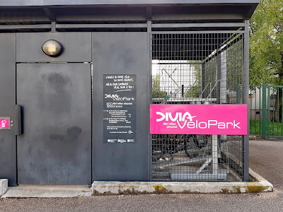 Station DiviaVéloPark Grésilles à Dijon