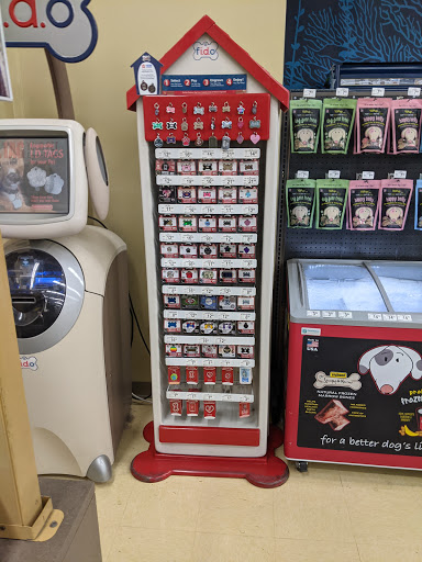 Pet Supply Store «Petco Animal Supplies», reviews and photos, 600 NE Vivion Rd, Kansas City, MO 64118, USA