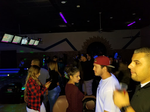 Bowling Alley «Chaparral 300 - We may close 1 hour early Sun-Thurs depending on volume, please call for details.», reviews and photos, 4191 Chino Hills Pkwy, Chino Hills, CA 91709, USA