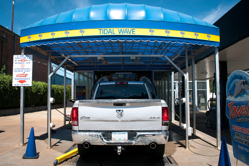Tidal Wave Auto Spa en McDonough