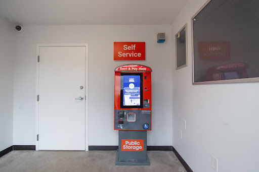 Self-Storage Facility «Public Storage», reviews and photos, 2109 Ogden Ave, Lisle, IL 60532, USA