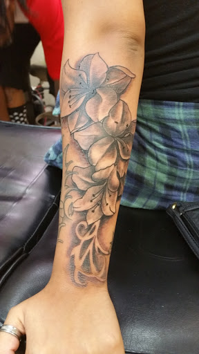 Tattoo Shop «Stay Fresh Tattoo», reviews and photos, 10241 Bridgeport Way SW, Lakewood, WA 98499, USA