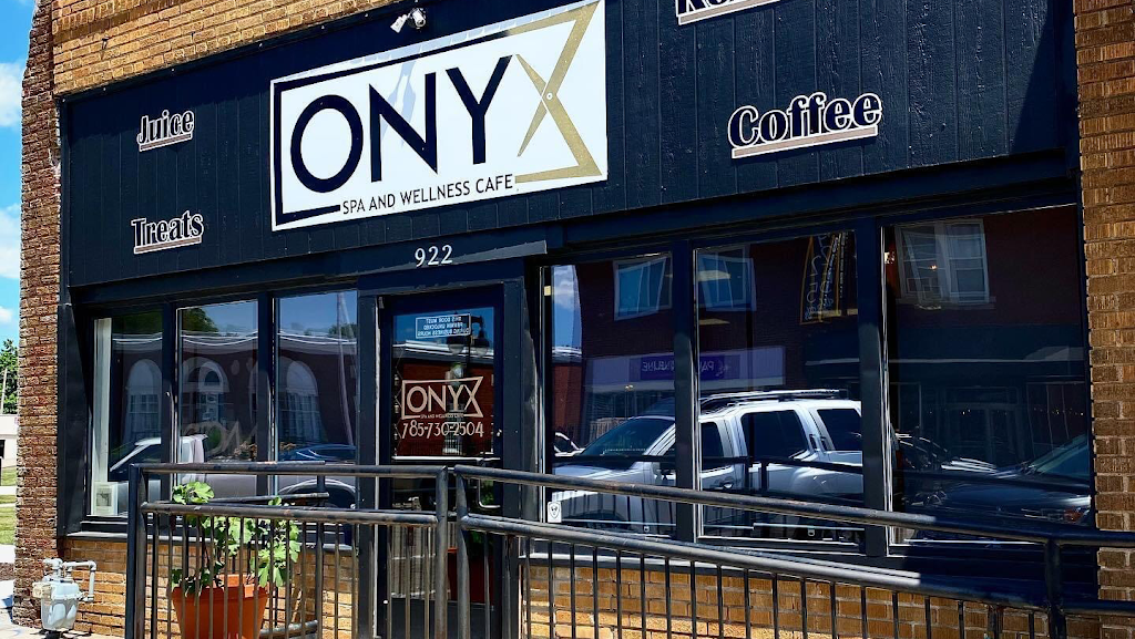 Onyx Wellness Cafe 66608