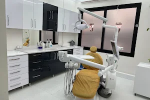 Karşıyaka Diş Hekimi | Dentist Fatih Burak BATMAZ image