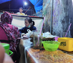 Lesehan Undip Bawah photo
