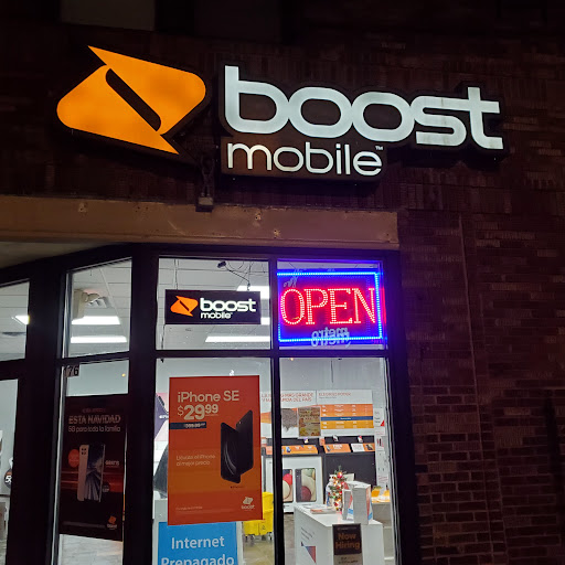 Cell Phone Store «Boost Mobile», reviews and photos, 176 Cesar Chavez St, St Paul, MN 55107, USA