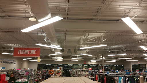 Thrift Store «Goodwill Store & Donation Center», reviews and photos, 1521 Lee St, Des Plaines, IL 60018, USA