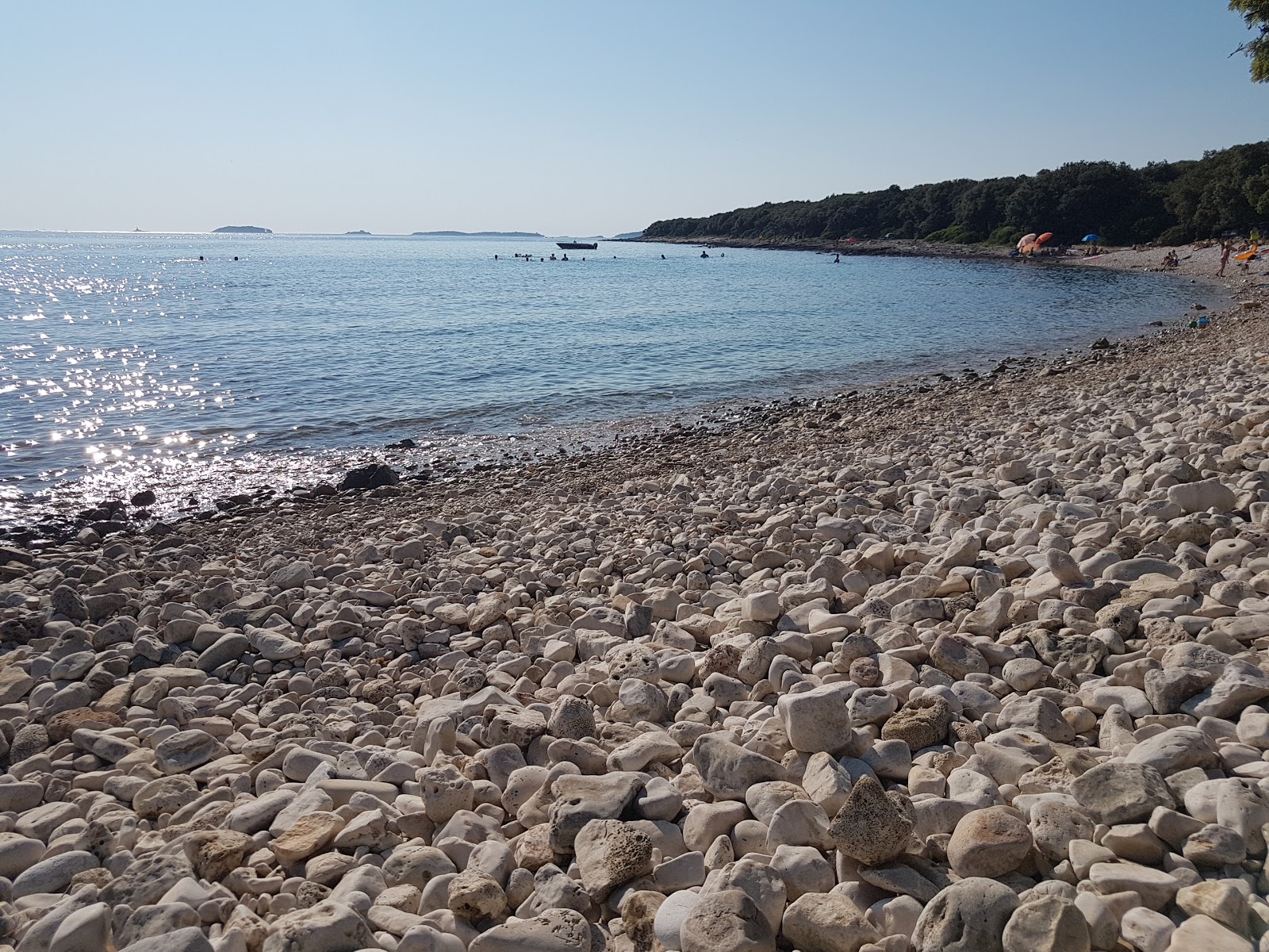 Foto di Spiaggia di Cisterna e l'insediamento