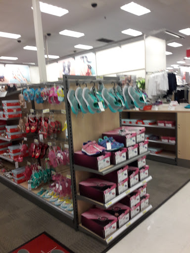 Department Store «Target», reviews and photos, 3050 N Lewis Ave, Waukegan, IL 60087, USA