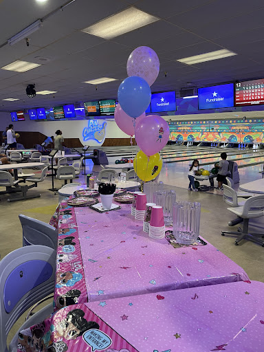 Bowling Alley «Pin Chasers Veterans», reviews and photos, 5555 W Hillsborough Ave, Tampa, FL 33634, USA