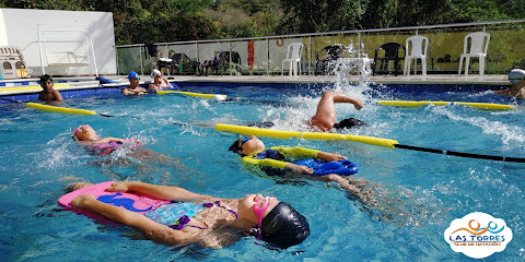 Club de Natacion Las Torres - Hotel Dos Quebradas, Vía San Gil-Mogotes #5 km 1, San Gil, Santander, Colombia