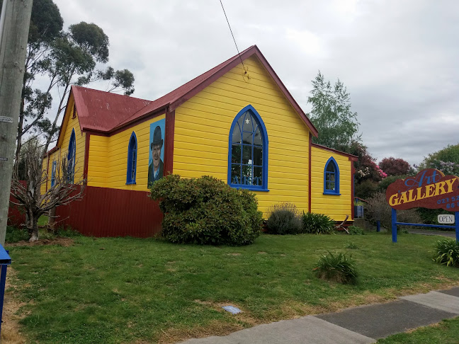 Reviews of Mangaweka 'Yellow Church' Gallery in Palmerston North - Museum
