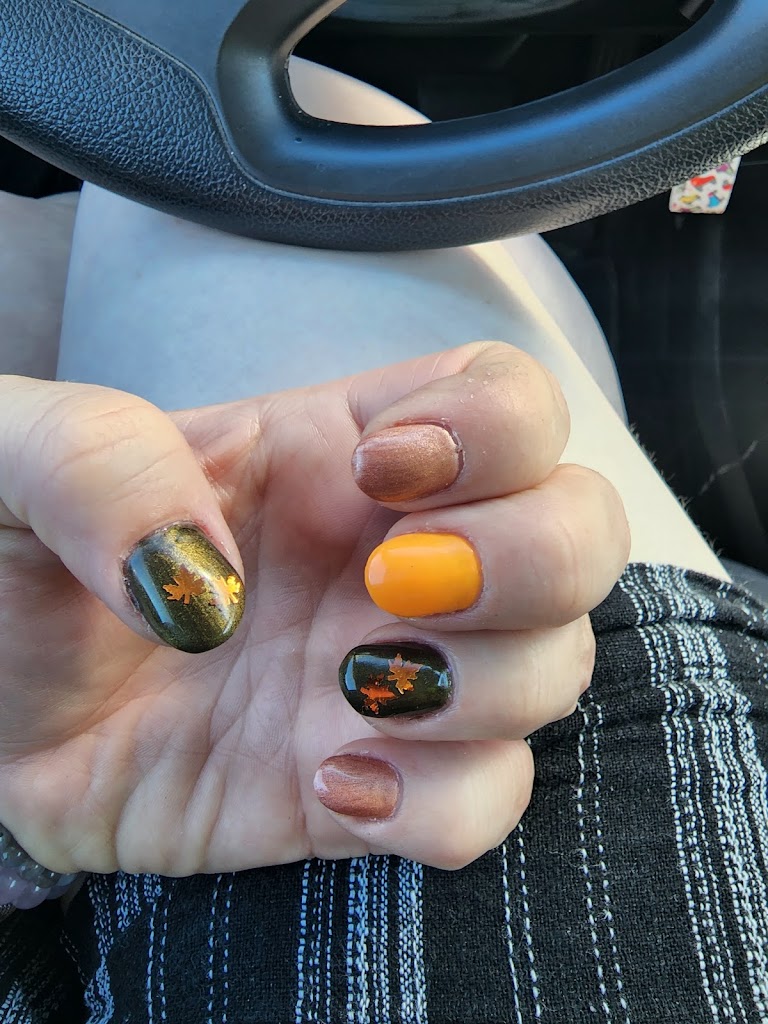THE NAIL BARN 97754