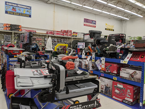 Hardware Store «Harbor Freight Tools», reviews and photos, 1704 E Belt Line Rd, Richardson, TX 75081, USA