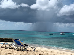 Photo de Cockburn Town beach II avec un rivage spacieux